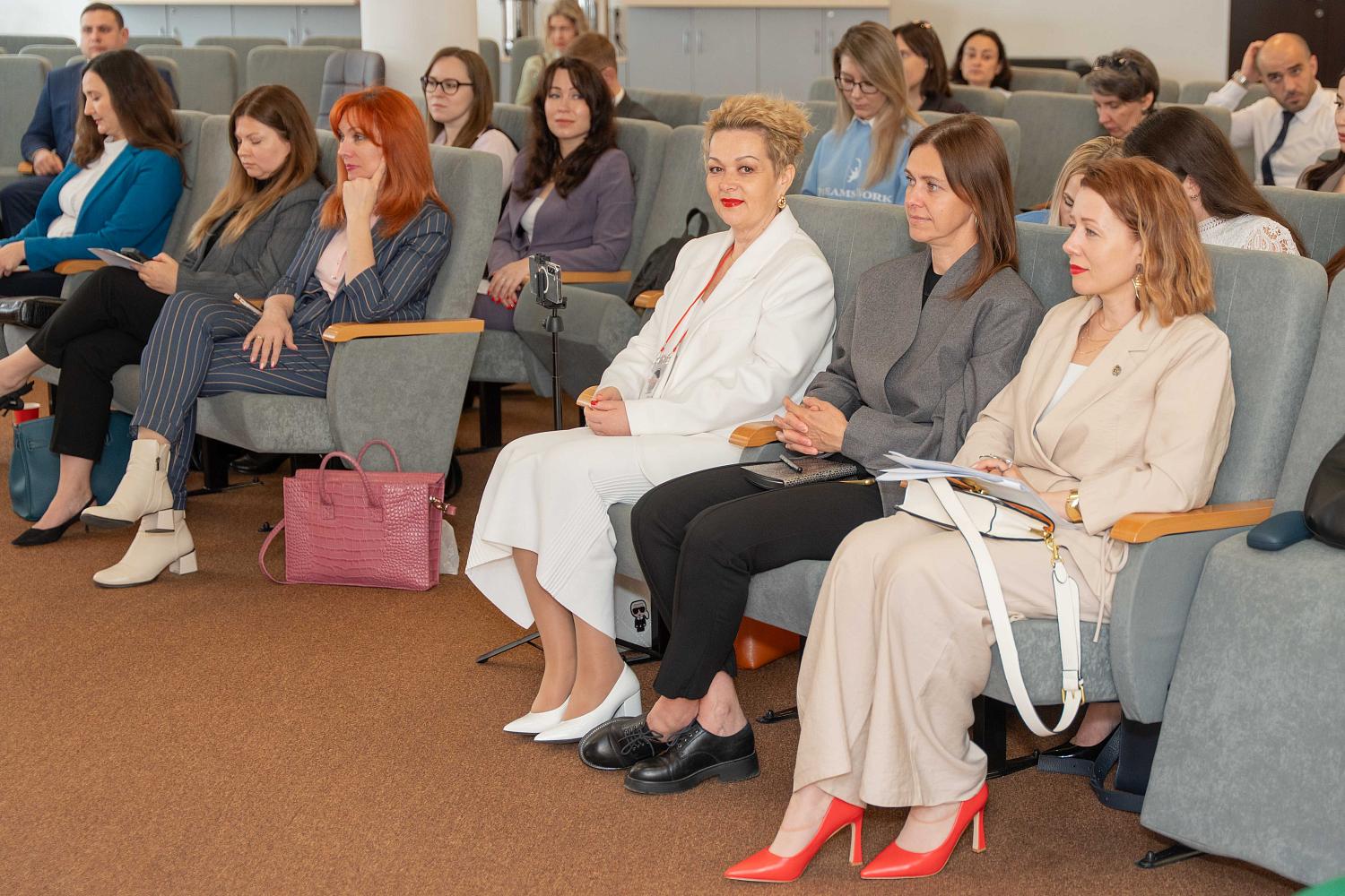 «Договориться нельзя судиться» - где ставят запятую медиаторы и адвокаты?