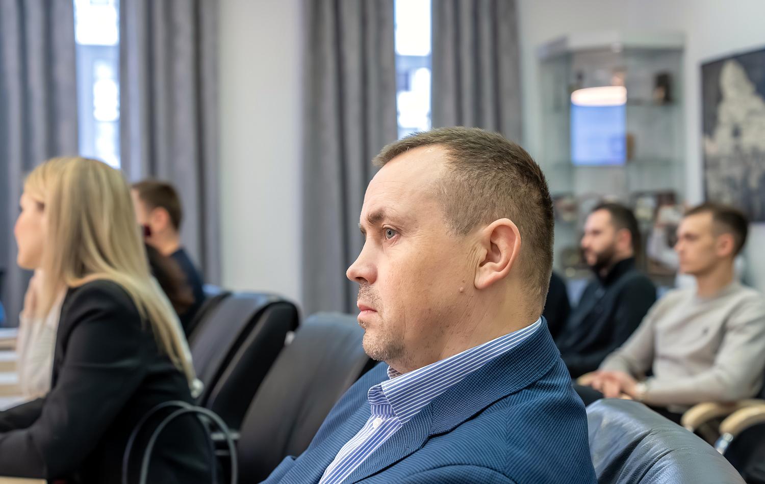 Представители МСБ узнали об особенностях исполнения госконтрактов