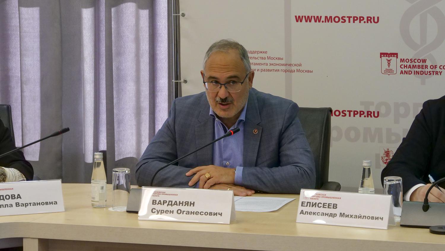 На площадке МТПП специалисты обсудили проект международной выставки дизайна одежды