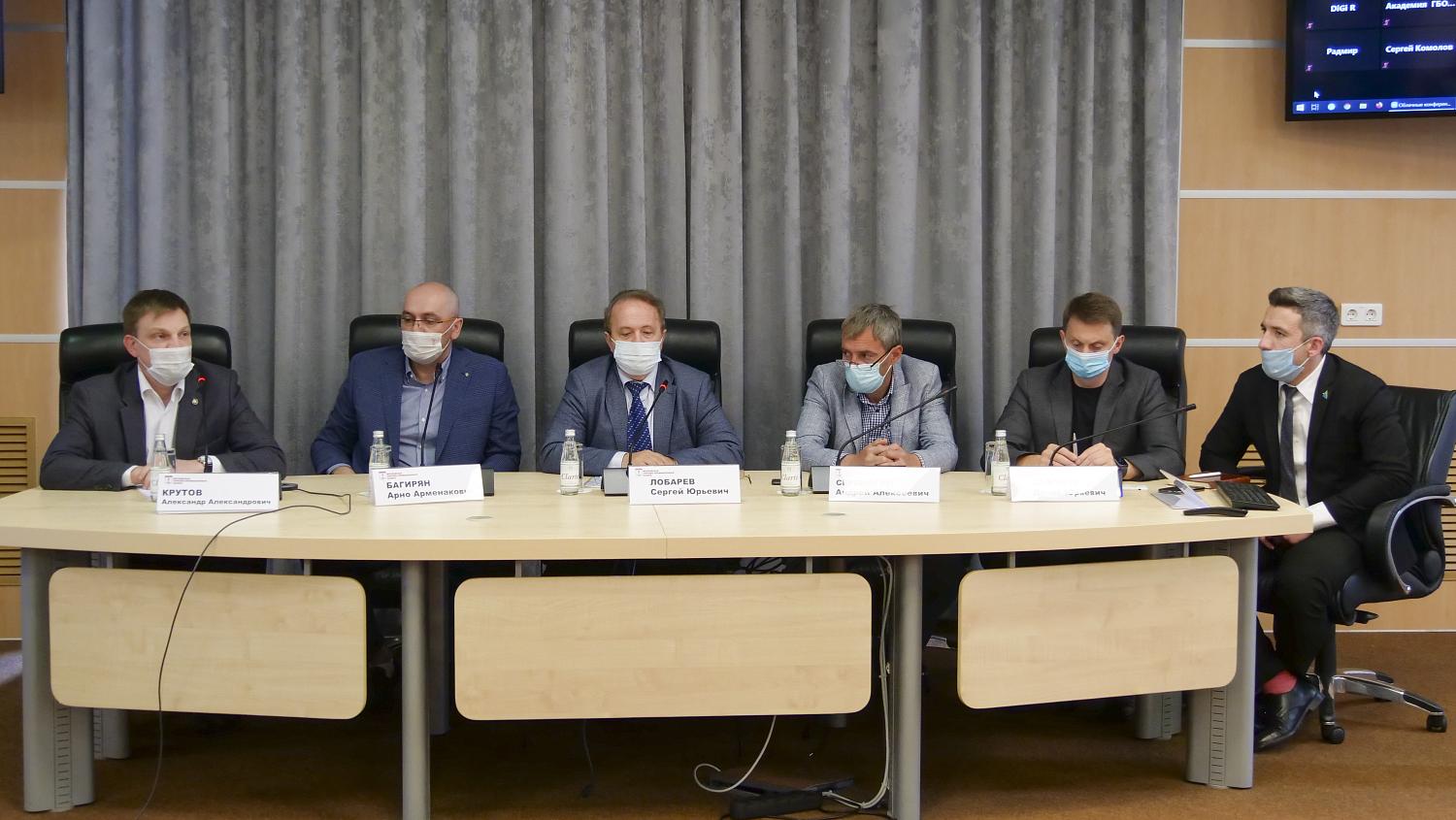 Обсуждены проблемы перевода транспорта на газомоторное топливо