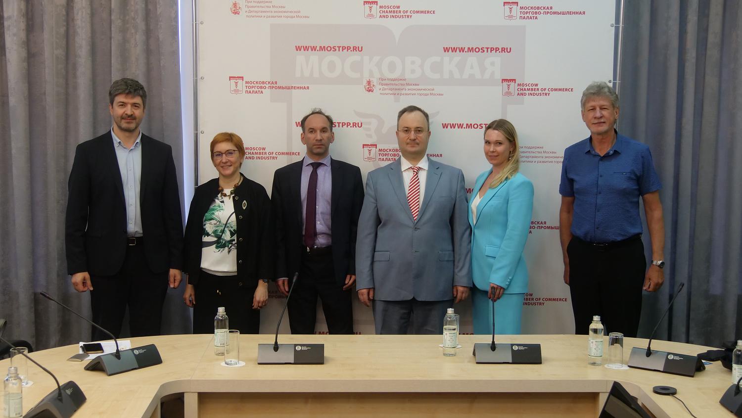 Профессиональные консультанты обсудили ситуацию в корпоративном дополнительном профессиональном образовании