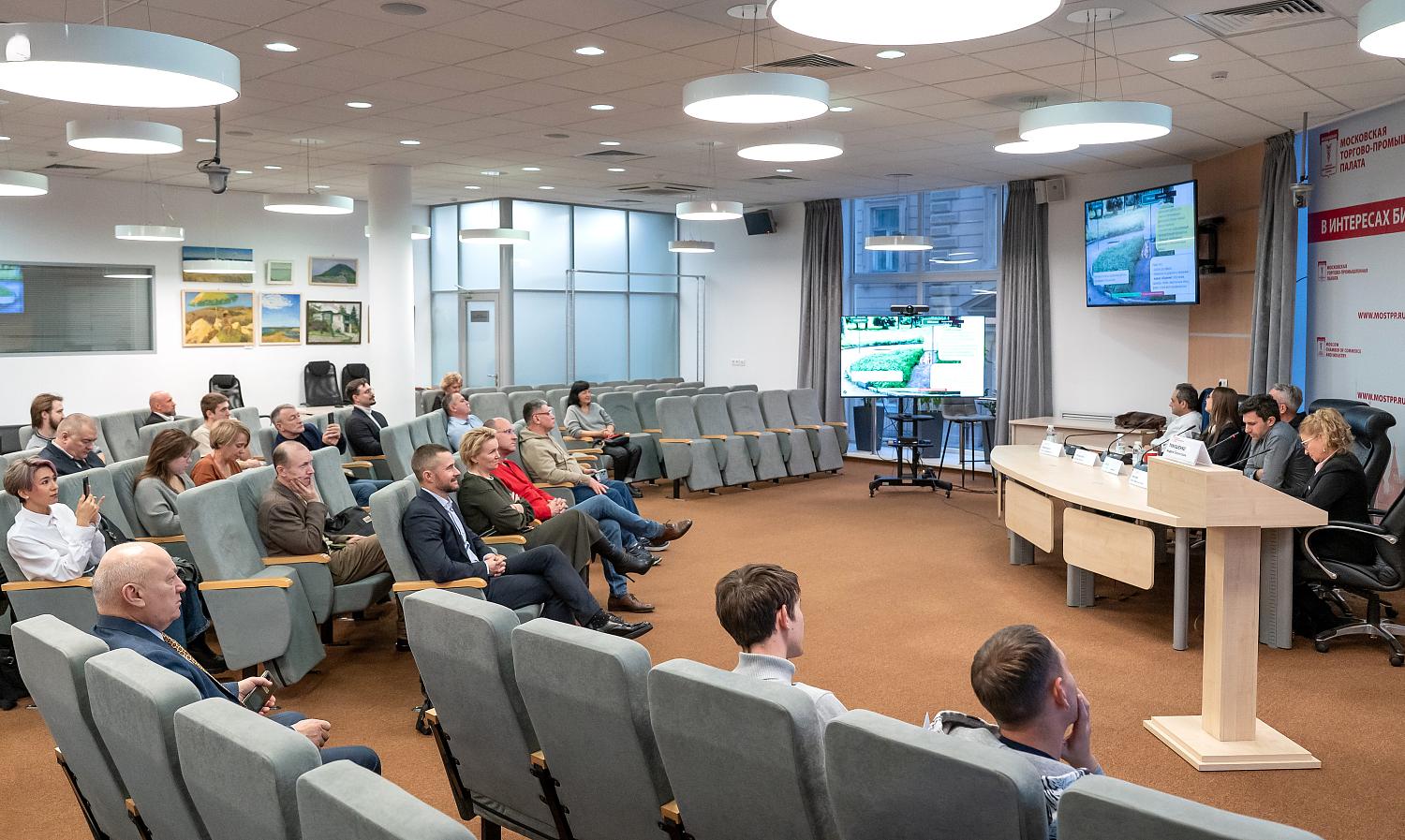 Люди и алгоритмы: как ИИ усиливает команду, а не заменяет её