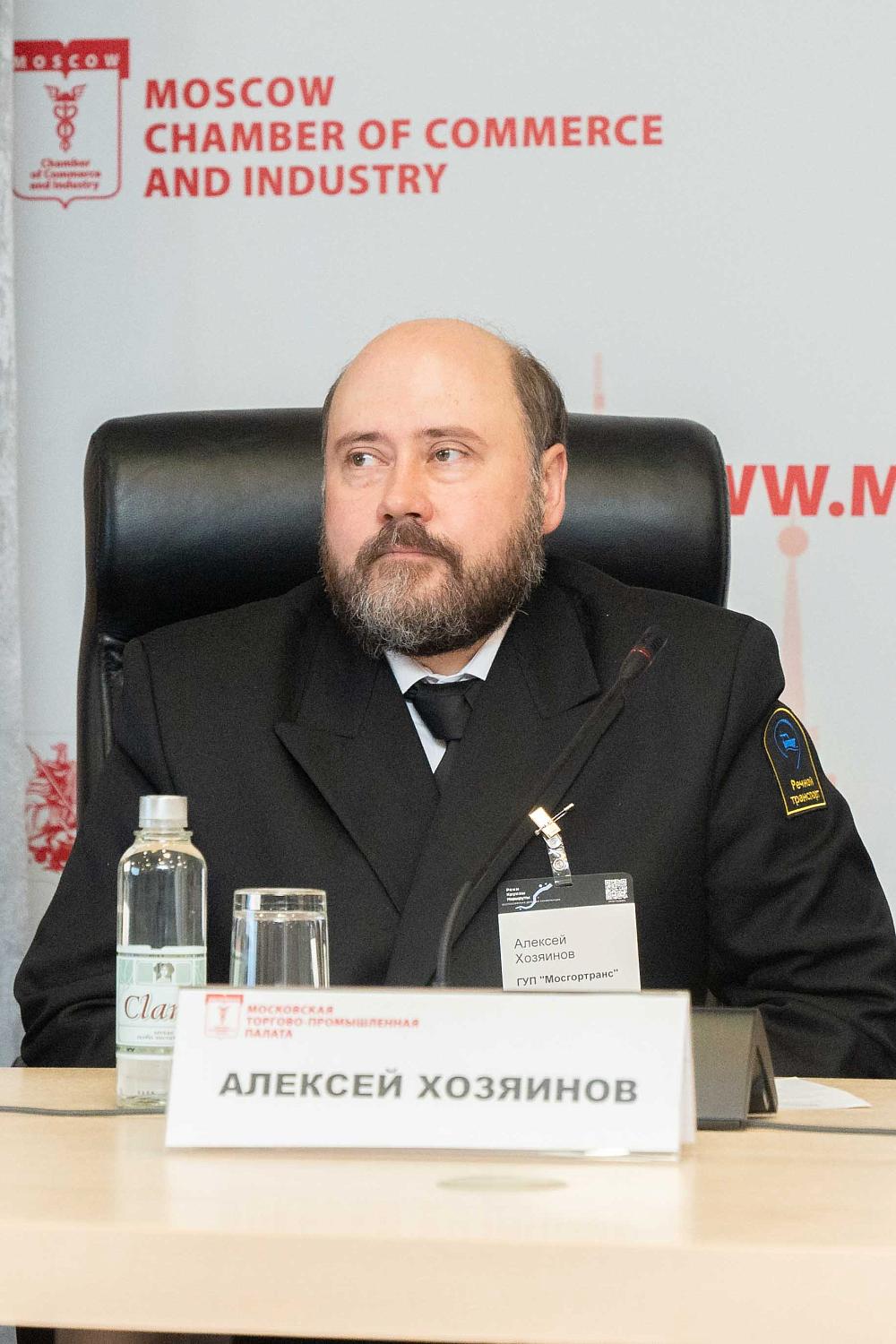 В центре внимания бизнесменов, чиновников и ученых – речные круизы