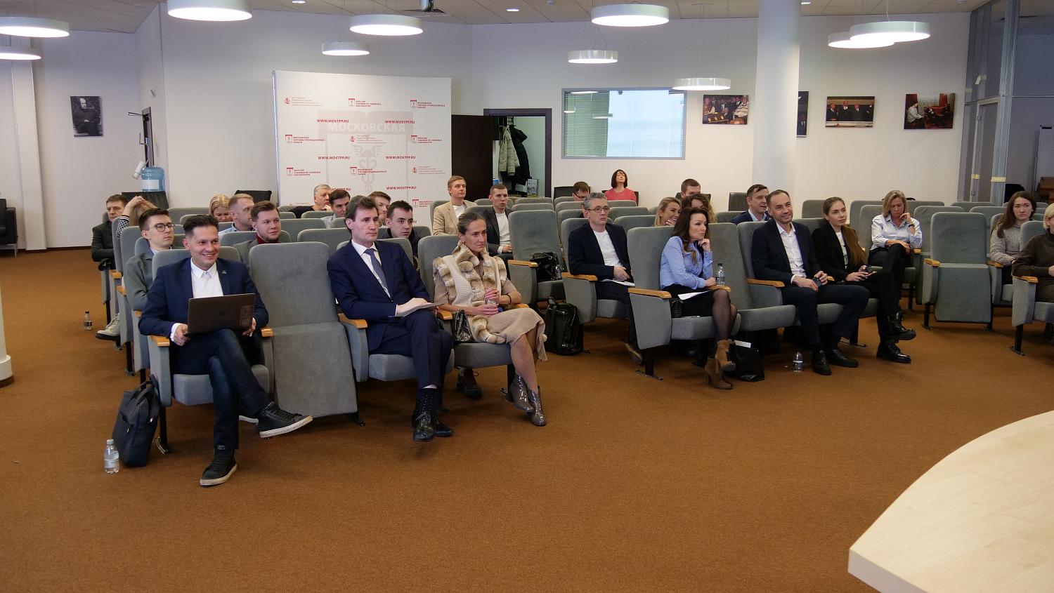 Профессионалы рынка коммерческой недвижимости обсудили стандарты работы брокеров в текущих реалиях
