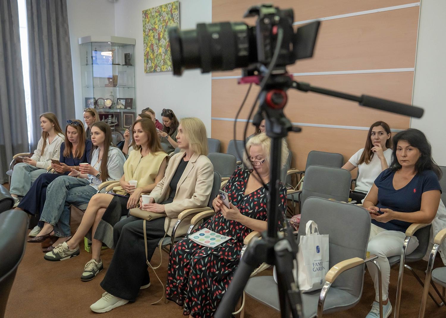 Эксперты медицинской индустрии рассмотрели вопросы внедрения системы «Честный знак» в косметологическом сегменте