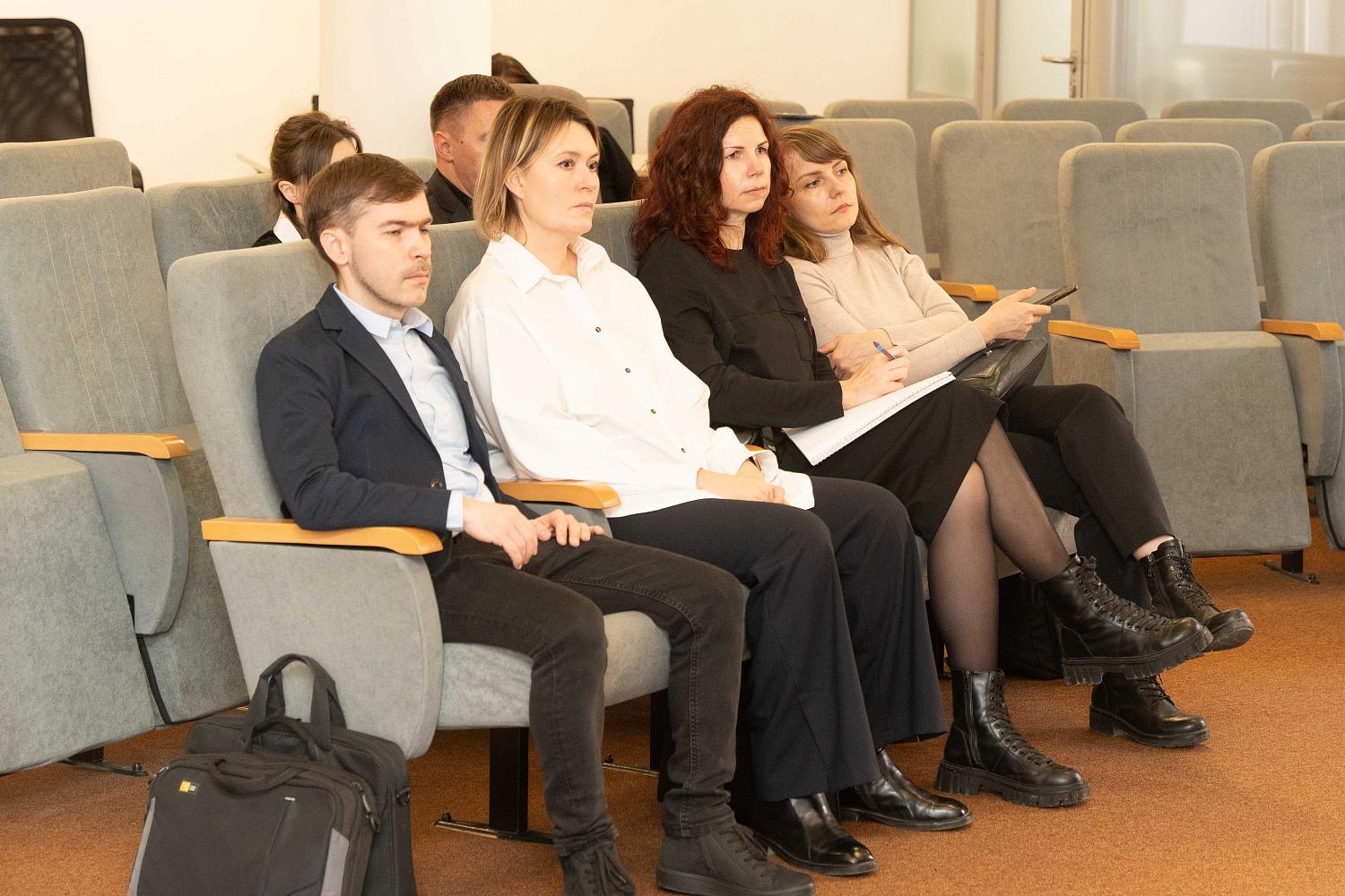 Эксперты рассказали предпринимателям о рисках при внешнеторговых расчетах в цифровых валютах