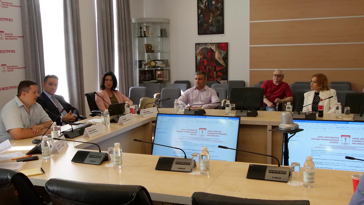 Эксперты обсудили долговую безопасность в ОАЭ