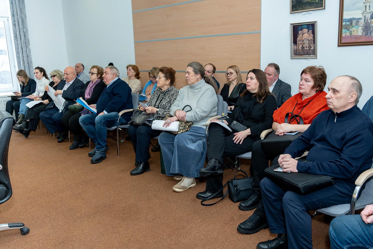 Профессиональное сообщество обсуждает возможности совершенствования системы вывоза ТКО