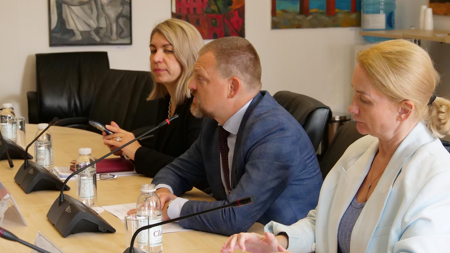 «При заключении сделок важно смотреть друг другу в глаза»