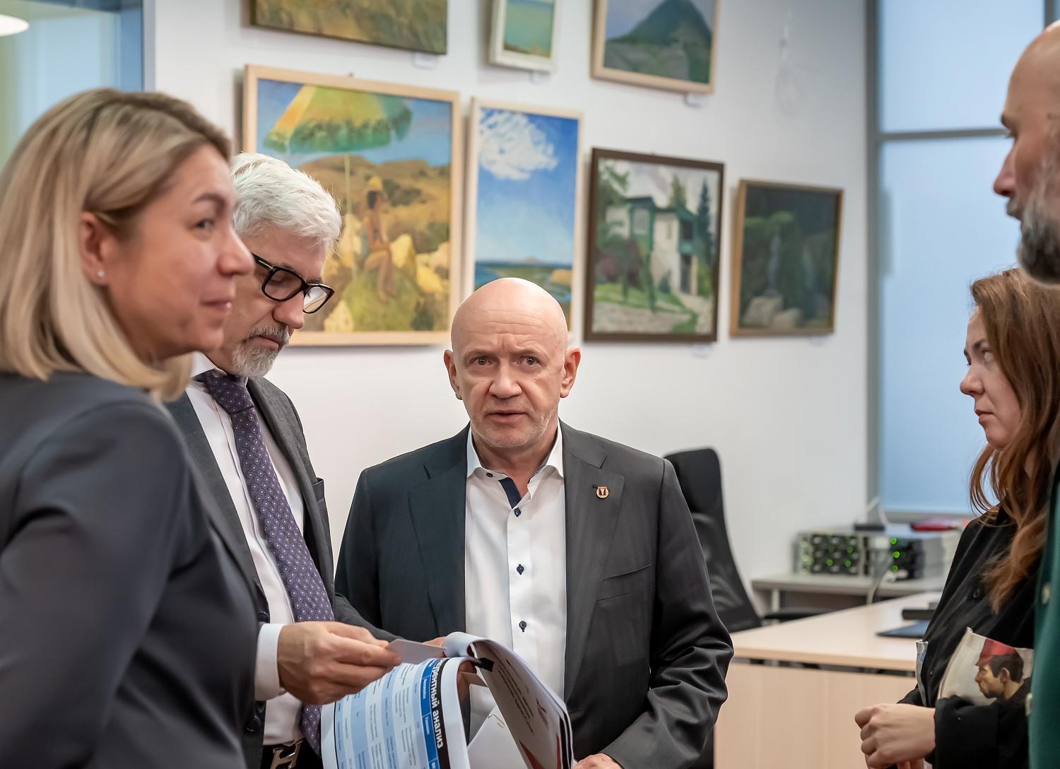 Офис в Эмиратах открывает большие возможности