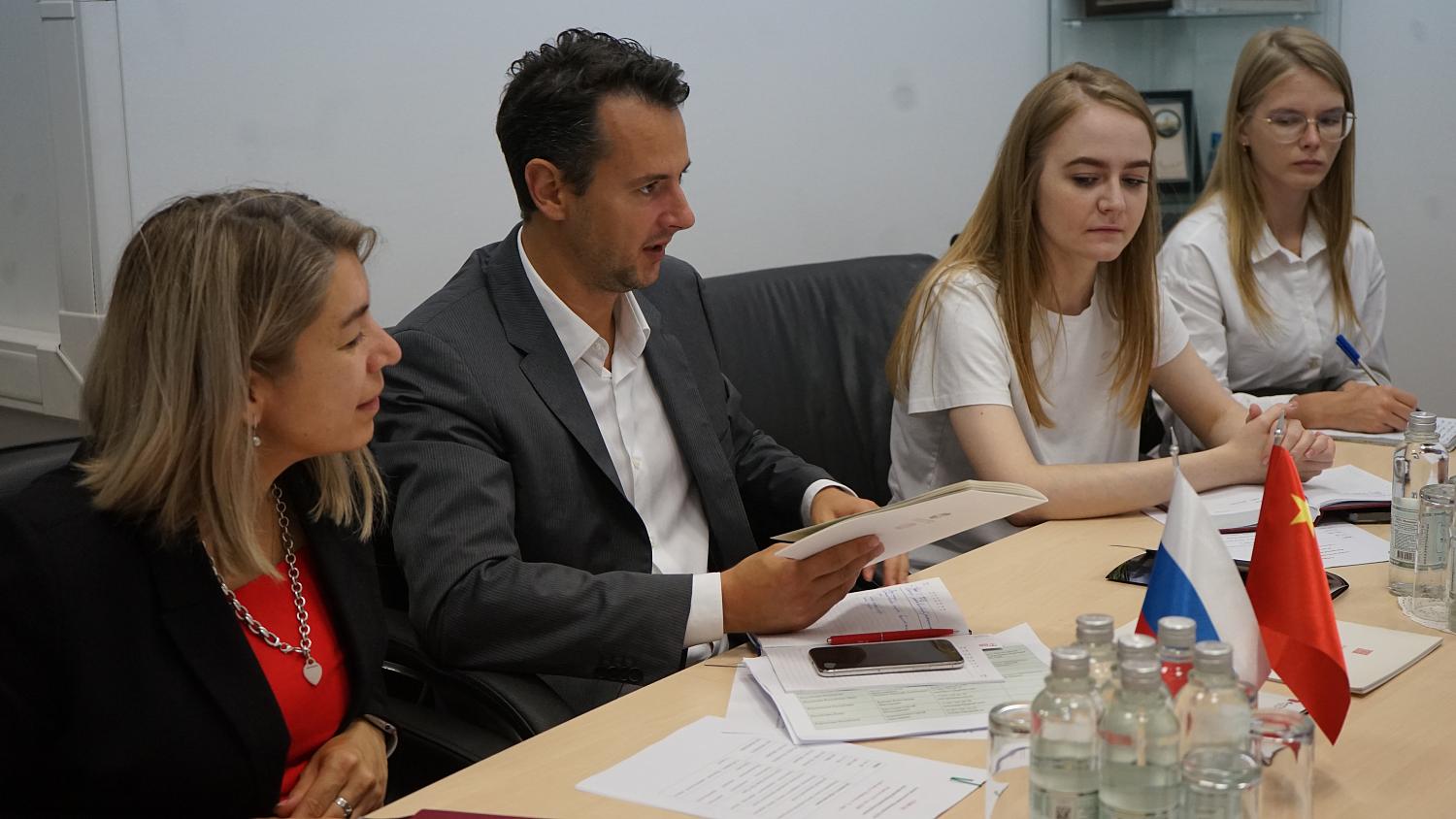 Обсуждены возможные направления сотрудничества с китайской провинцией Хубэй