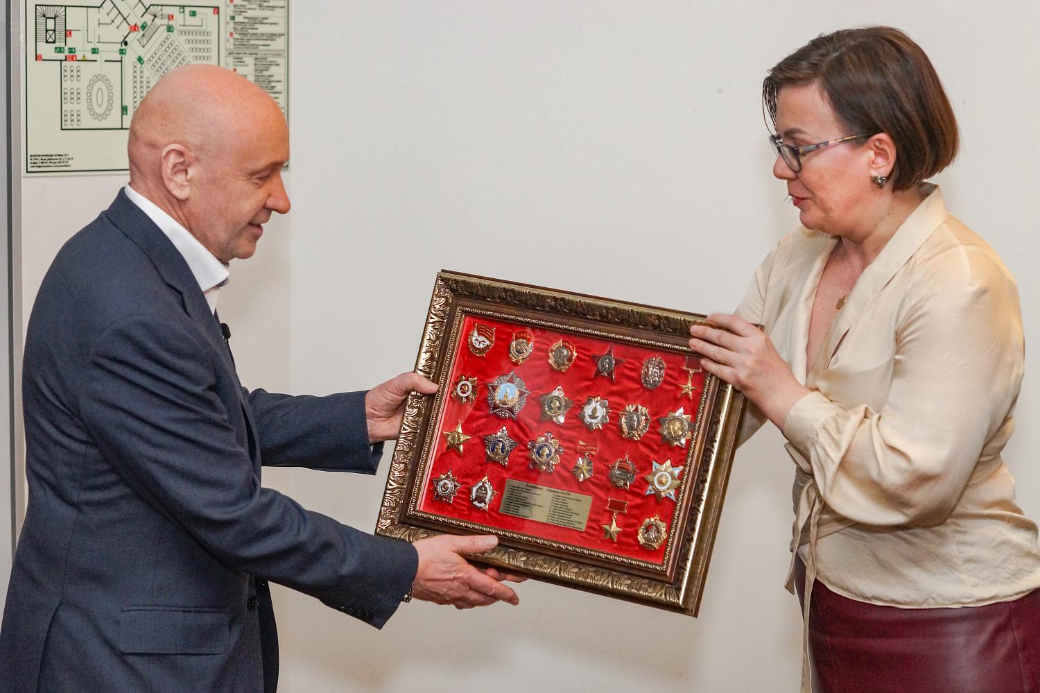 В стенах Московской торгово-промышленной палаты открылась выставка «Бессмертный полк МТПП» 