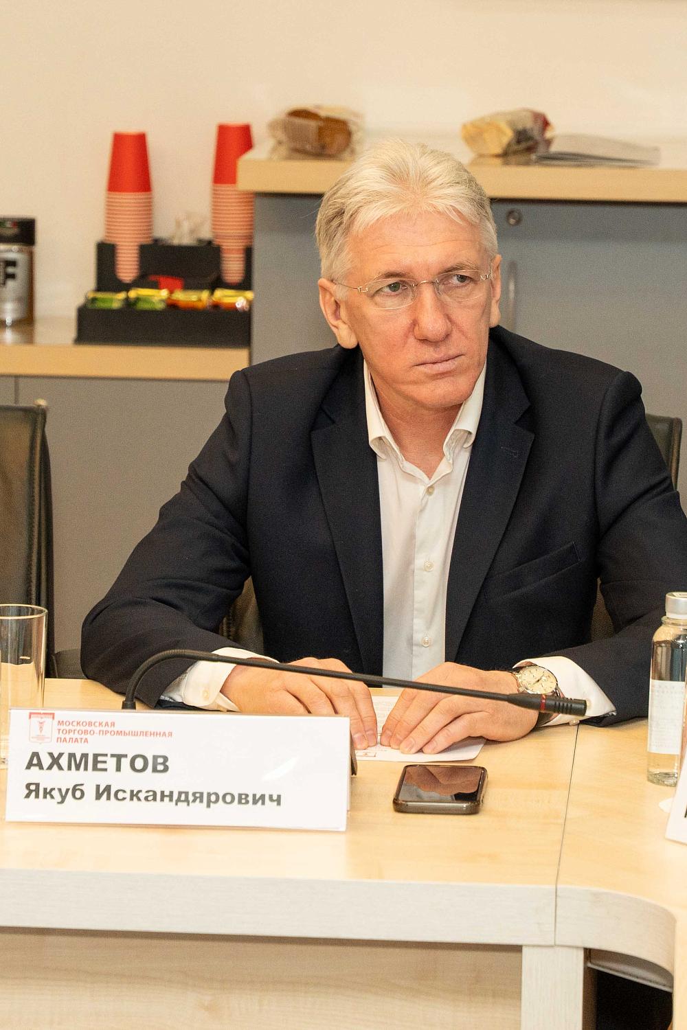 Эксперты обсудили проблемы благоустройства и озеленения столицы