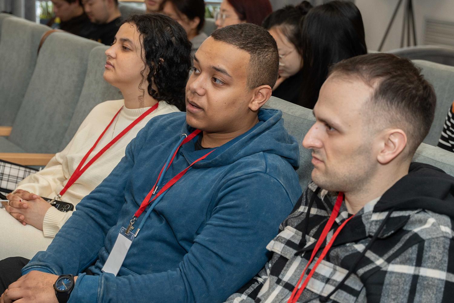 Иностранным студентам рассказали о бизнес-моделировании и планировании 