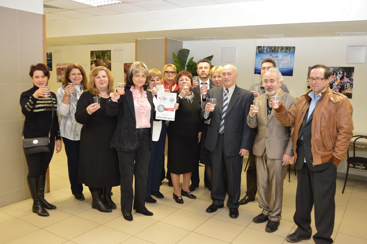 Нефрологи, эксперты и пациенты отметили Всемирный день почки проведением круглого стола и стаканом чистой воды