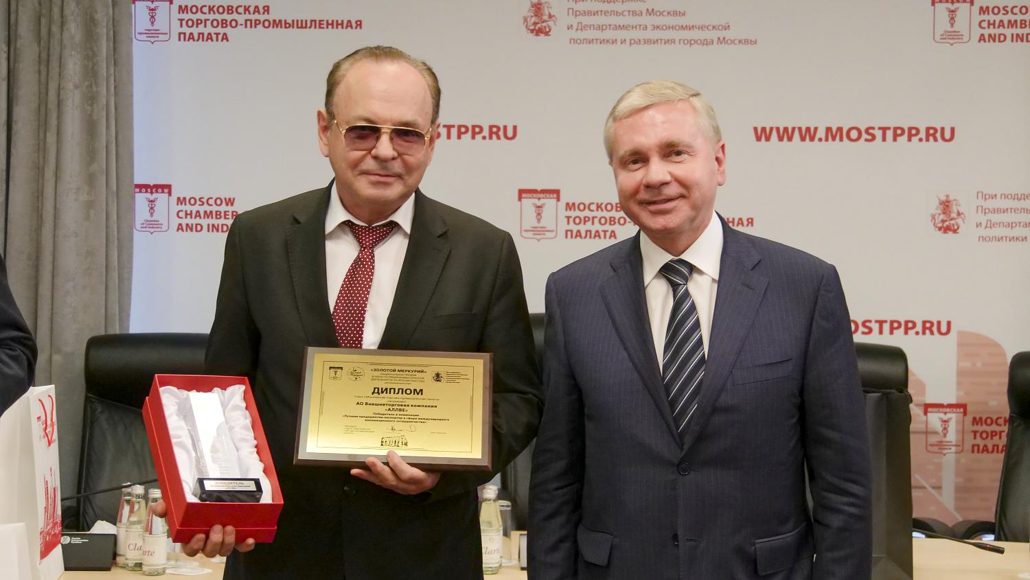 Победители и лауреаты региональной премии «Золотой Меркурий» получили награды 