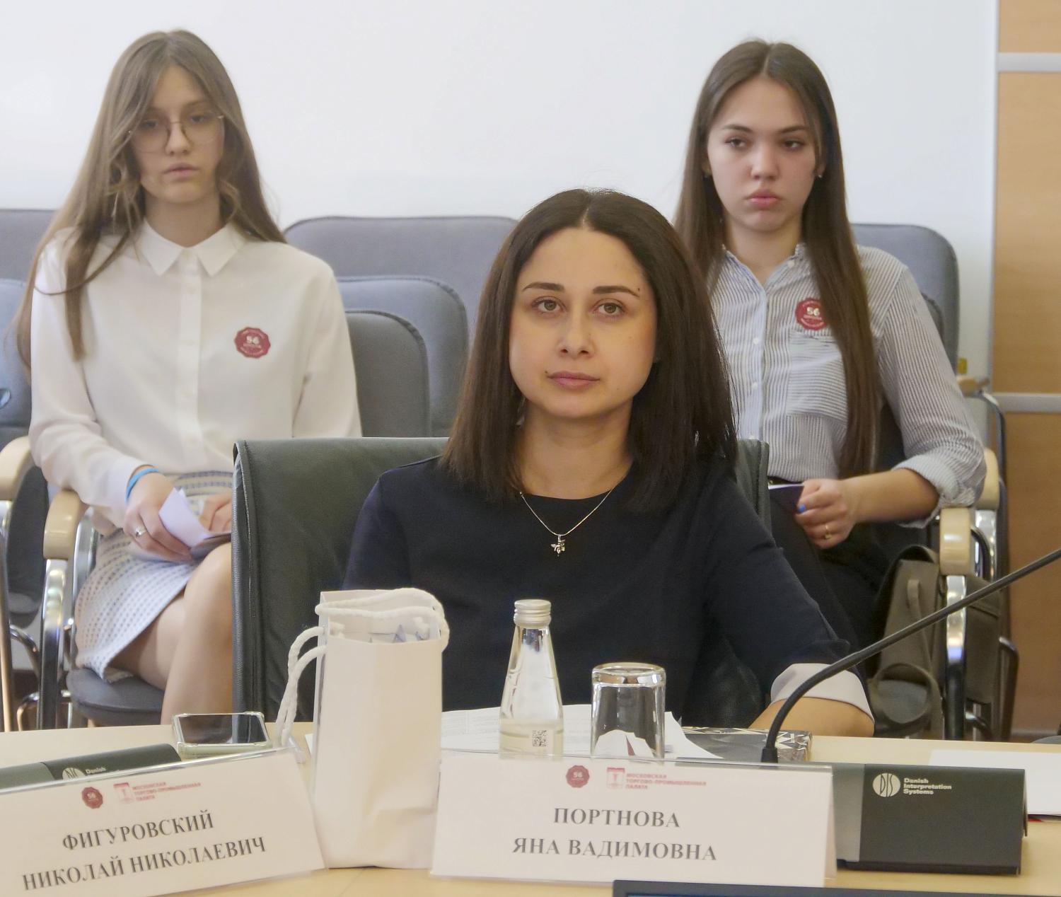 В стенах МТПП прошла учебная пресс-конференция, которую подготовили и провели ученики 56 московской школы 