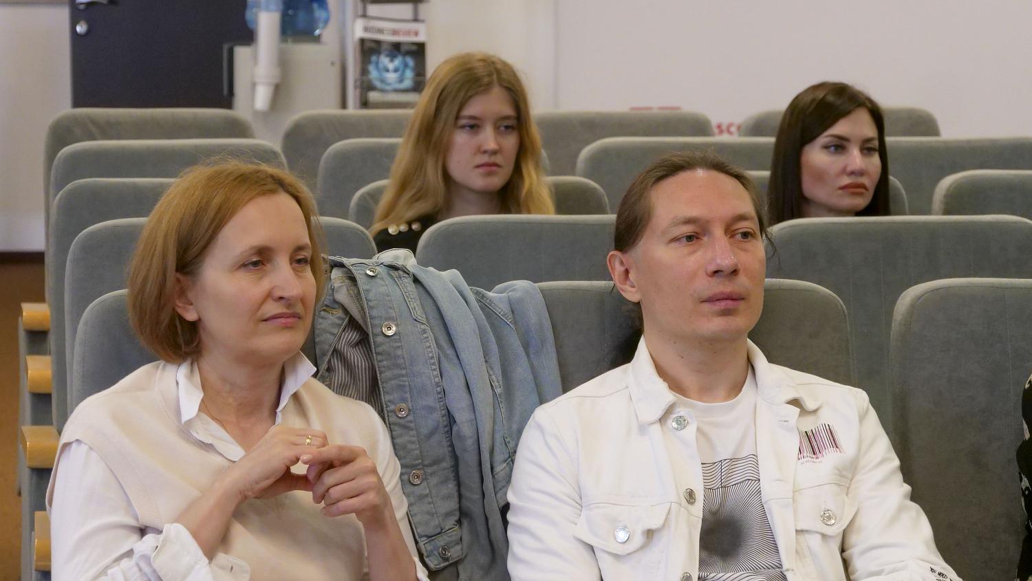 Бизнес-экспедиция Гильдии креативных индустрий при МТПП стартовала на Эльбрус