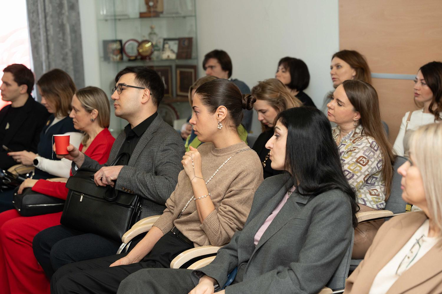 Эксперты анализируют возможности масштабирования бизнеса через комьюнити