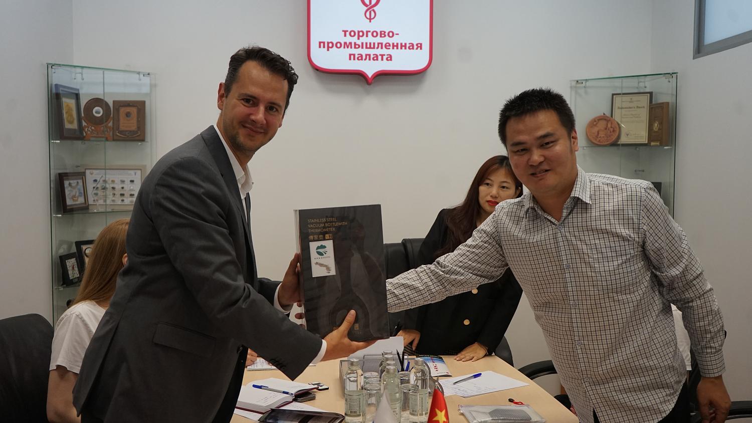 Обсуждены возможные направления сотрудничества с китайской провинцией Хубэй