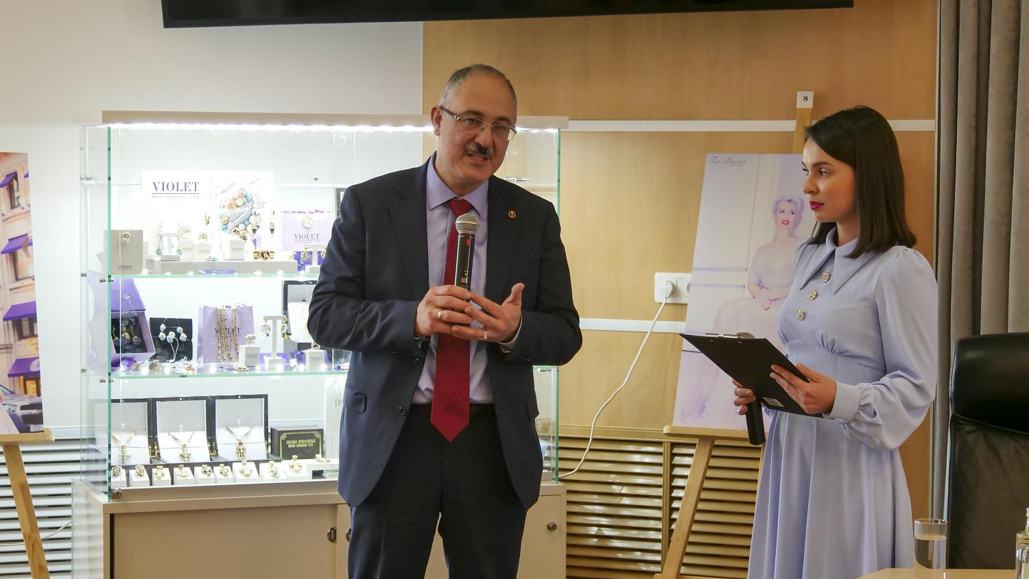 На ювелирной выставке в МТПП названы финалисты и лауреаты премии «Русская бриллиантовая линия-2020»