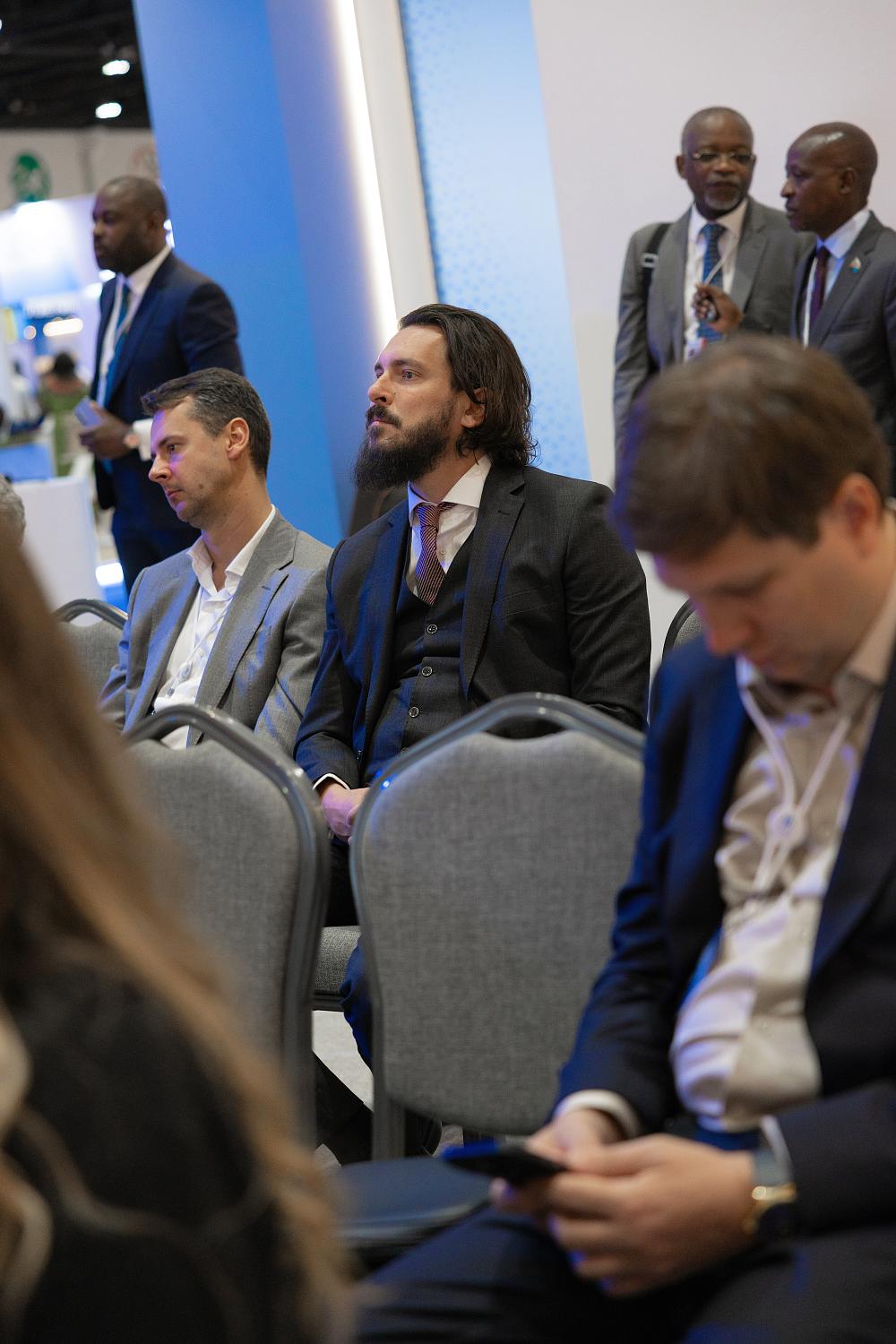 Владимир Платонов в составе делегации ТПП РФ принял участие в работе Инвестиционного форума в Абу-Даби 