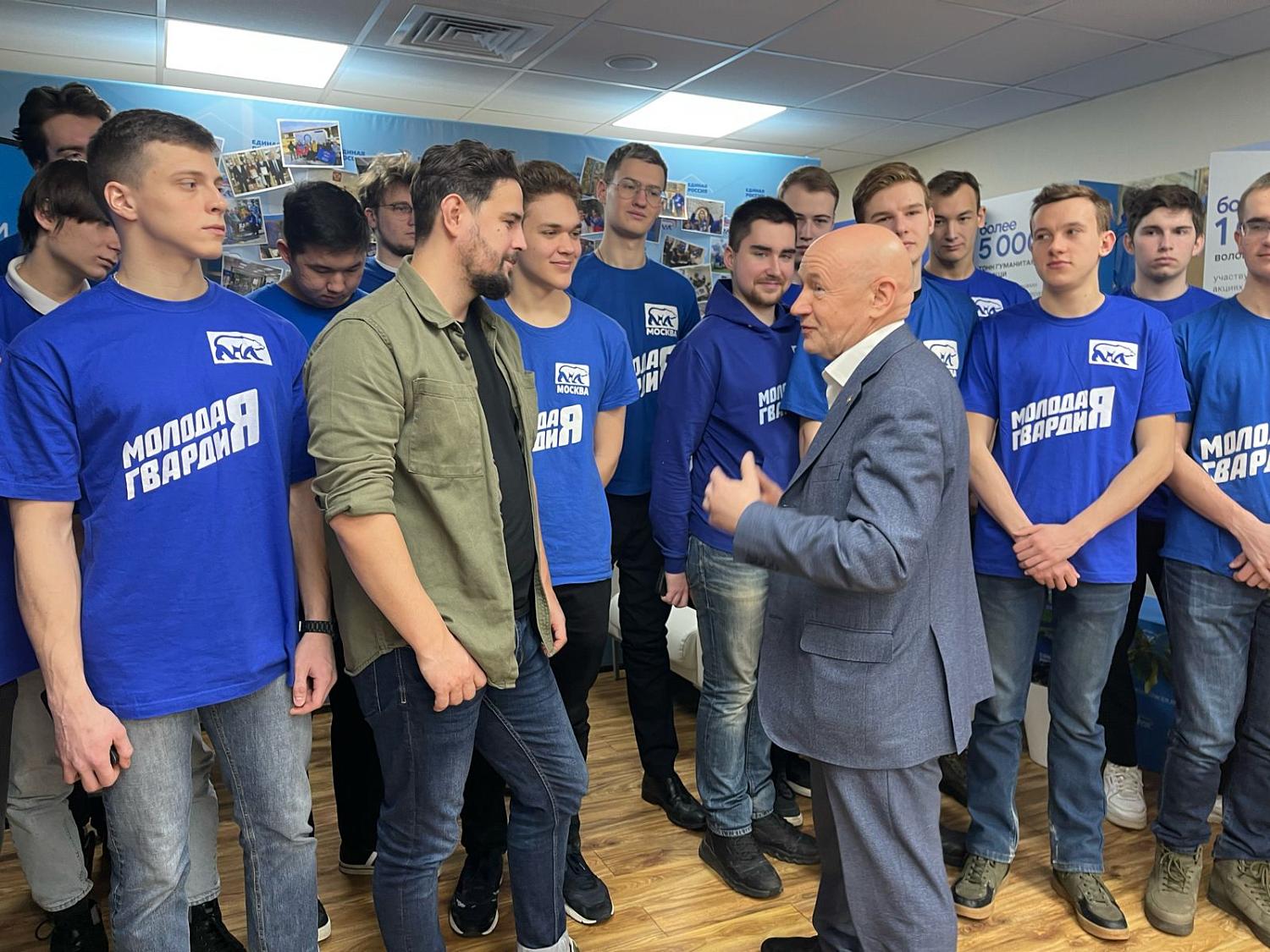 Президент МТПП Владимир Платонов встретился с молодежью в штабе общественной поддержки Президента РФ Владимира Путина