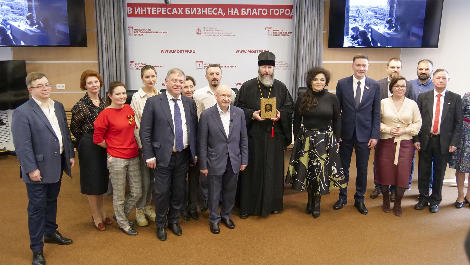 МТПП преподнесла в дар Высоко-Петровскому монастырю икону с ликом Спаса Нерукотворного