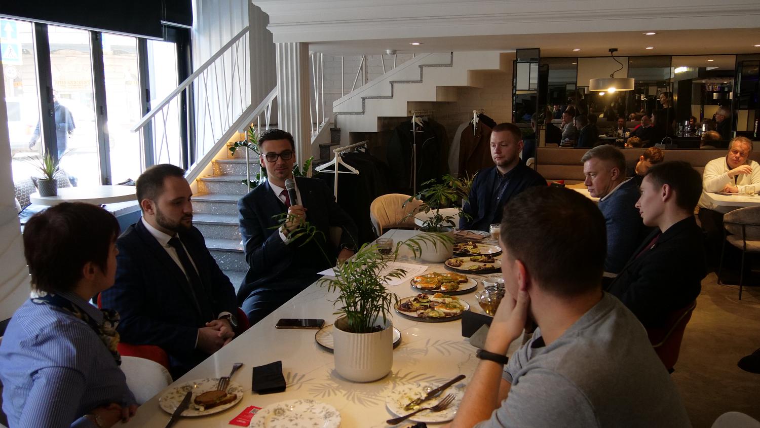 МТПП и МЭЦ представили предпринимателям возможности работы за рубежом