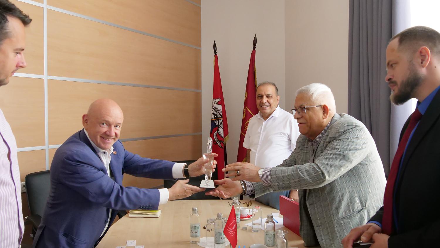 Королевство Бахрейн заговорит на русском