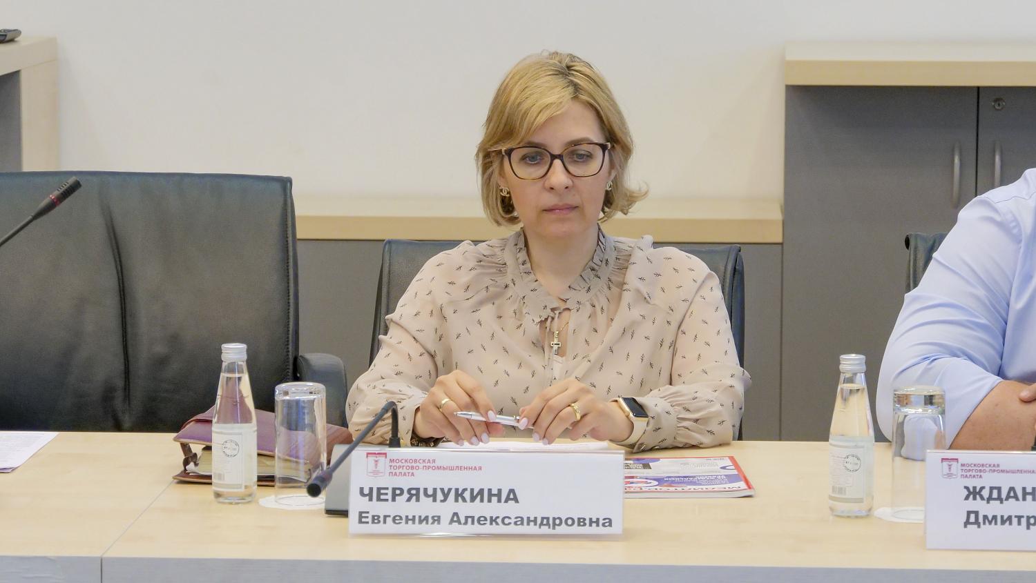 Обсуждена ситуация с неисполнением условий строительного госконтракта заказчиком в регионе 