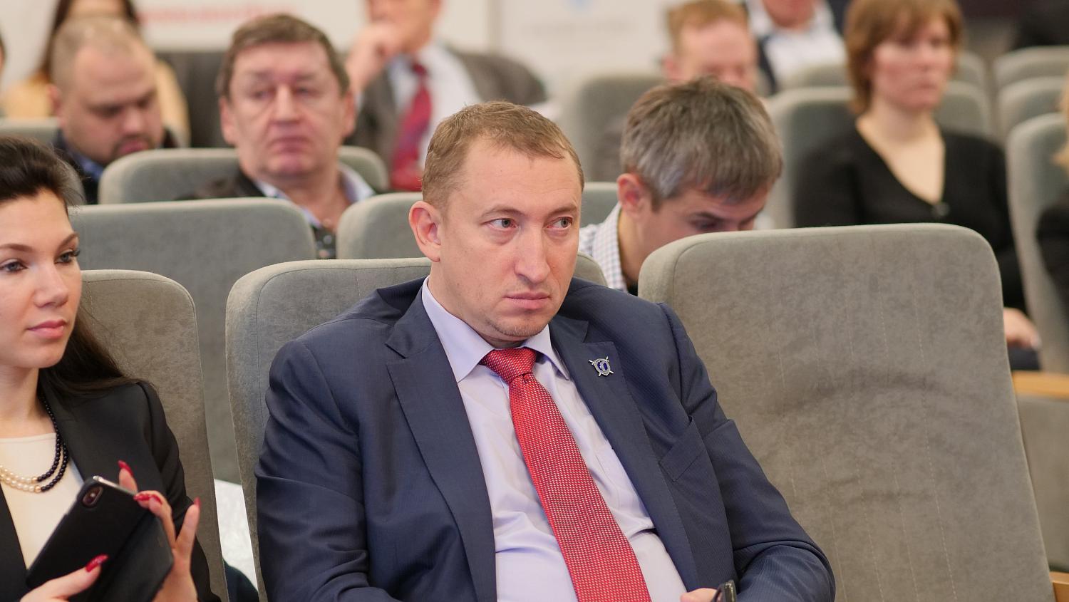 В МТПП рассмотрели особенности работы бизнеса в условиях американских и канадских санкций 