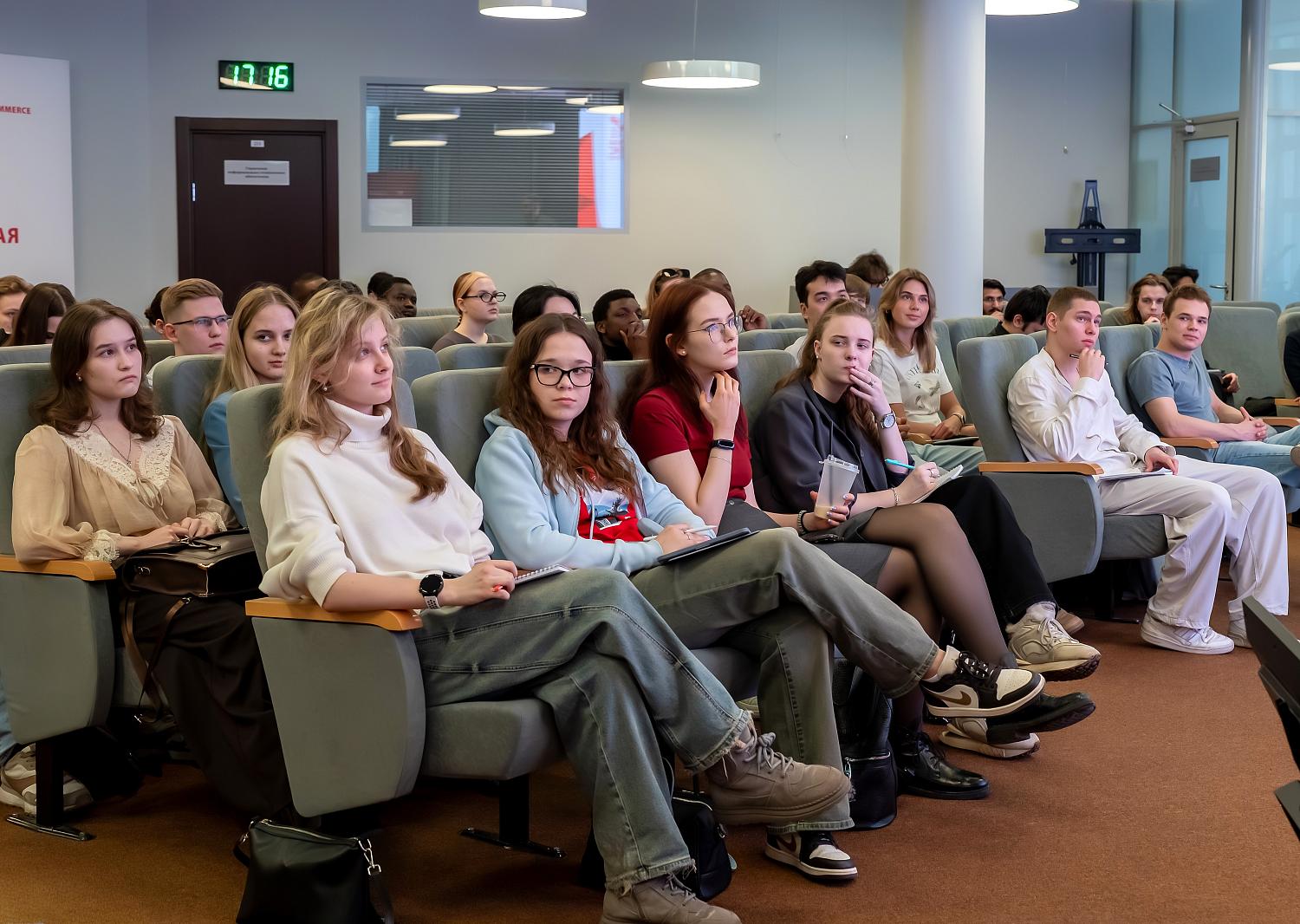 Как выделиться среди конкурентов: будущие предприниматели учились продавать свои идеи