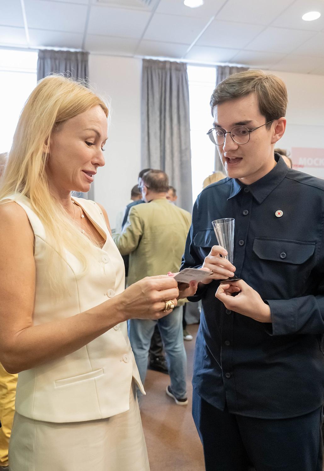 От Уганды до России – художественный мост через континенты