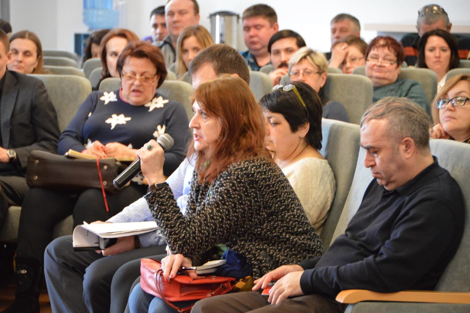 Предприятия торговли и услуг ЗАО задали вопросы представителям исполнительной власти Москвы