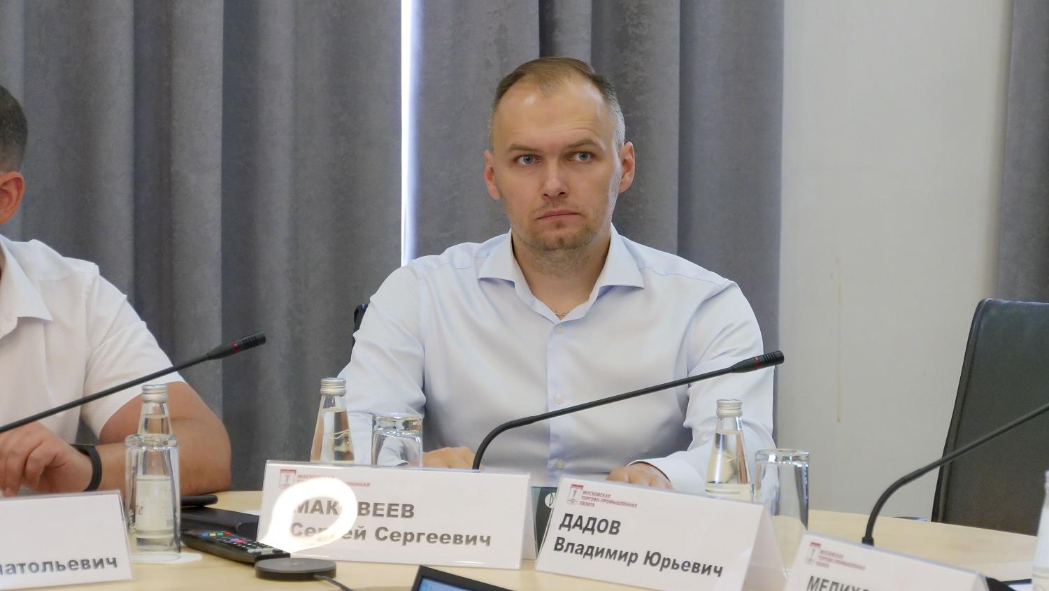 Обсуждена ситуация с неисполнением условий строительного госконтракта заказчиком в регионе 