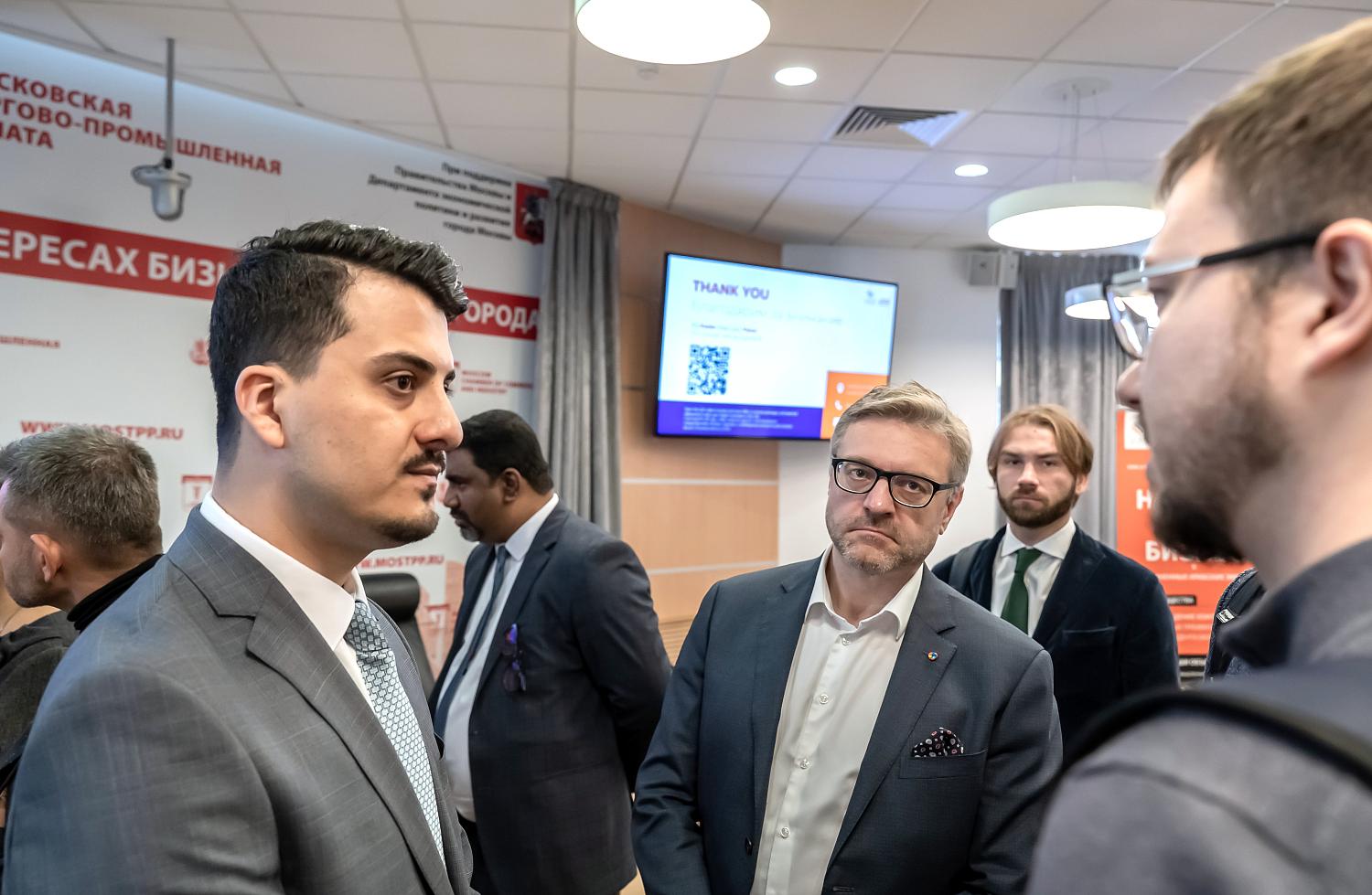 Офис в Эмиратах открывает большие возможности