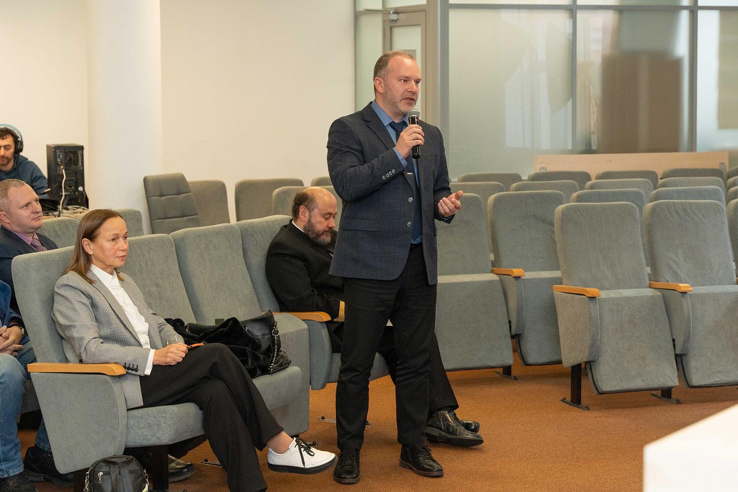 В центре внимания бизнесменов, чиновников и ученых – речные круизы