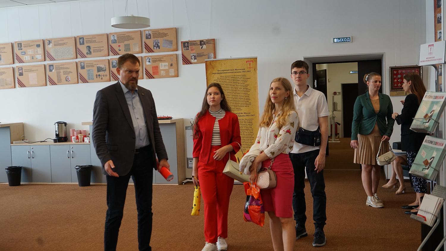 В МТПП провели экскурсию для именных стипендиатов Правительства Москвы 