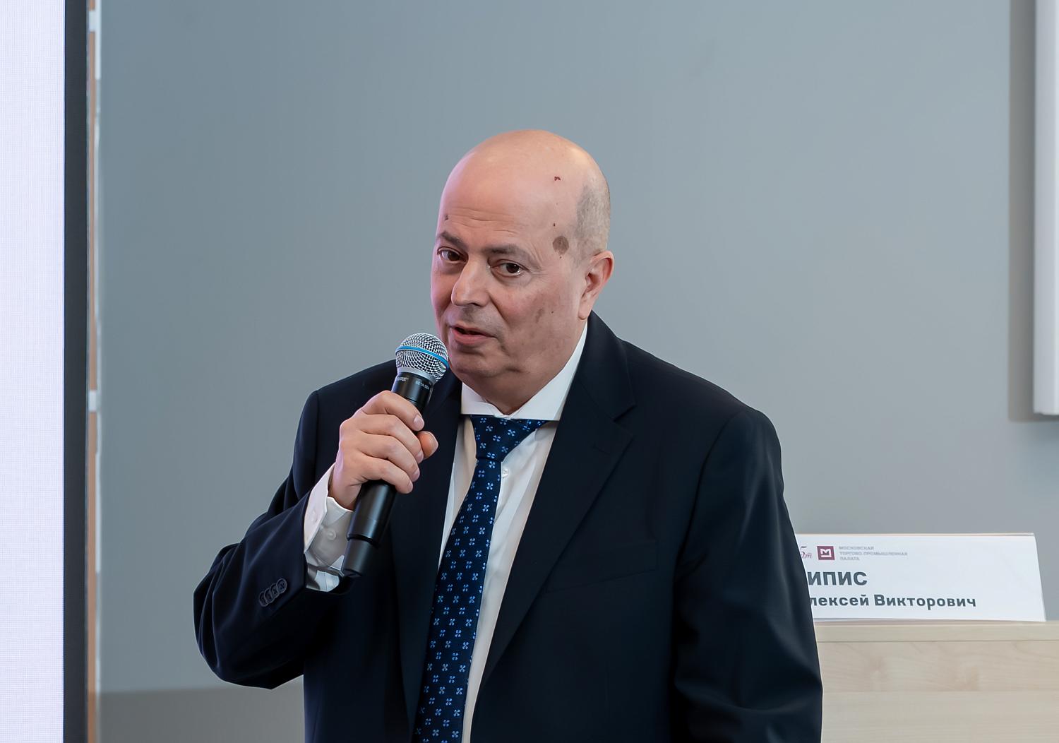 В центре внимания – развитие судостроения