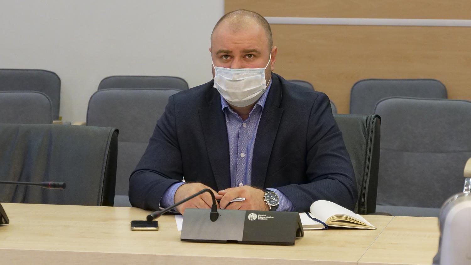 Как управлять неуправляемым?