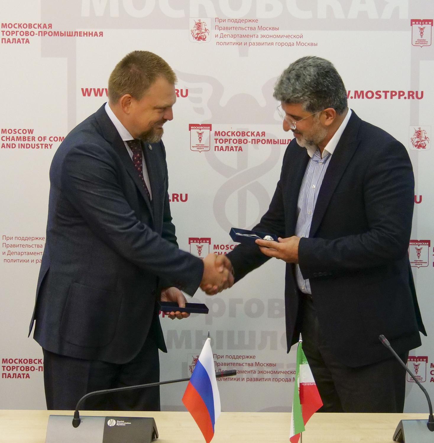 Иранский бизнес готов поставлять в Россию текстиль, обувь и одежду 