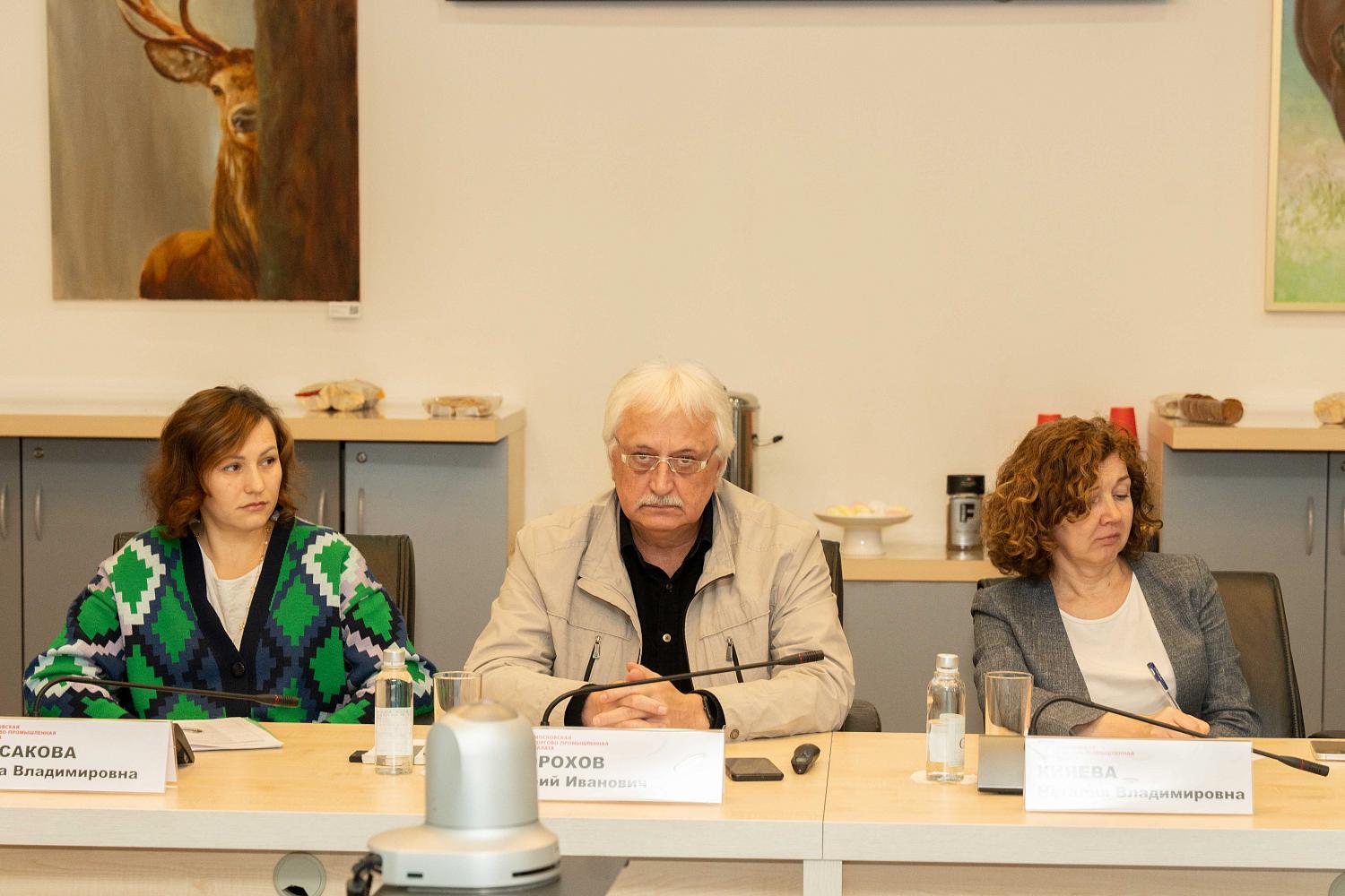 Эксперты обсудили проблемы благоустройства и озеленения столицы