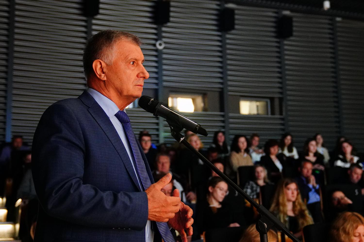 «Экономика нового времени»: Московская торгово-промышленная палата провела конференцию в общественном штабе Сергея Собянина