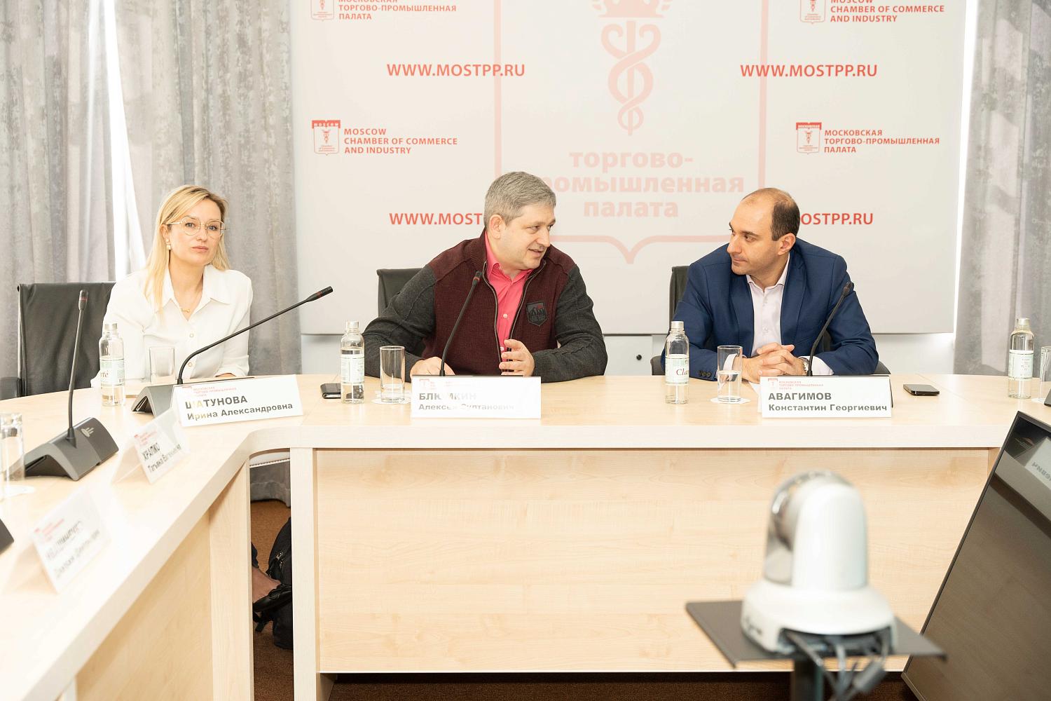 Креативные производители и торговые центры стремятся работать без посредников