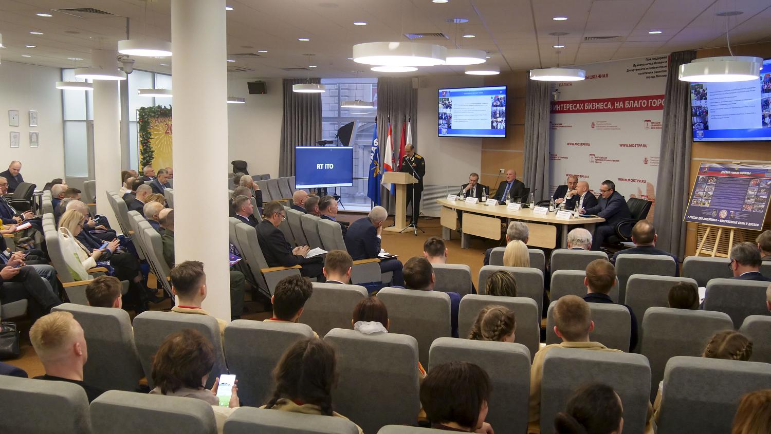 Владимир Платонов предложил создать Попечительский совет московского отделения ДОСААФ