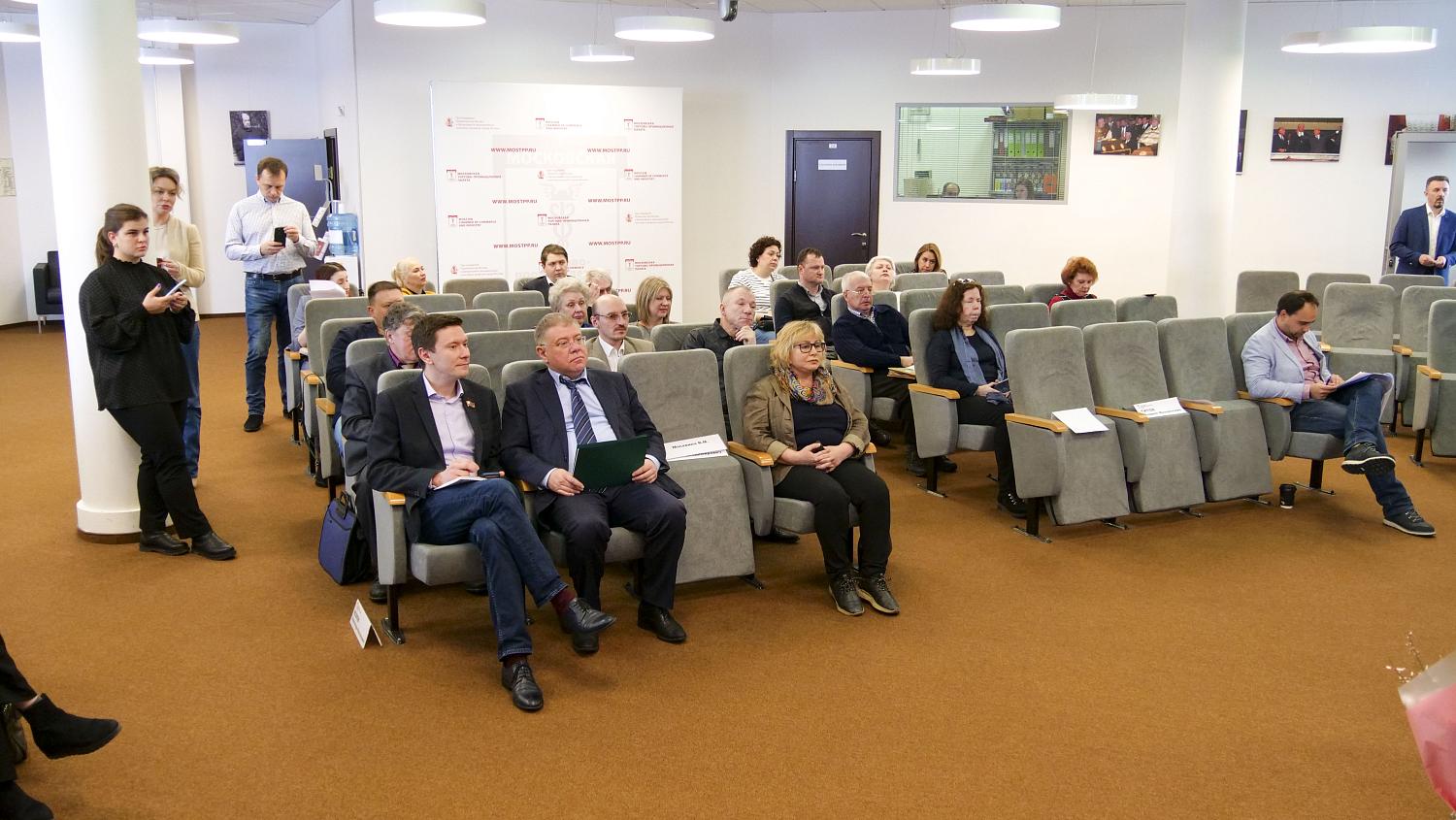 Городские власти поддерживают сферу ЖКХ в условиях санкционного давления