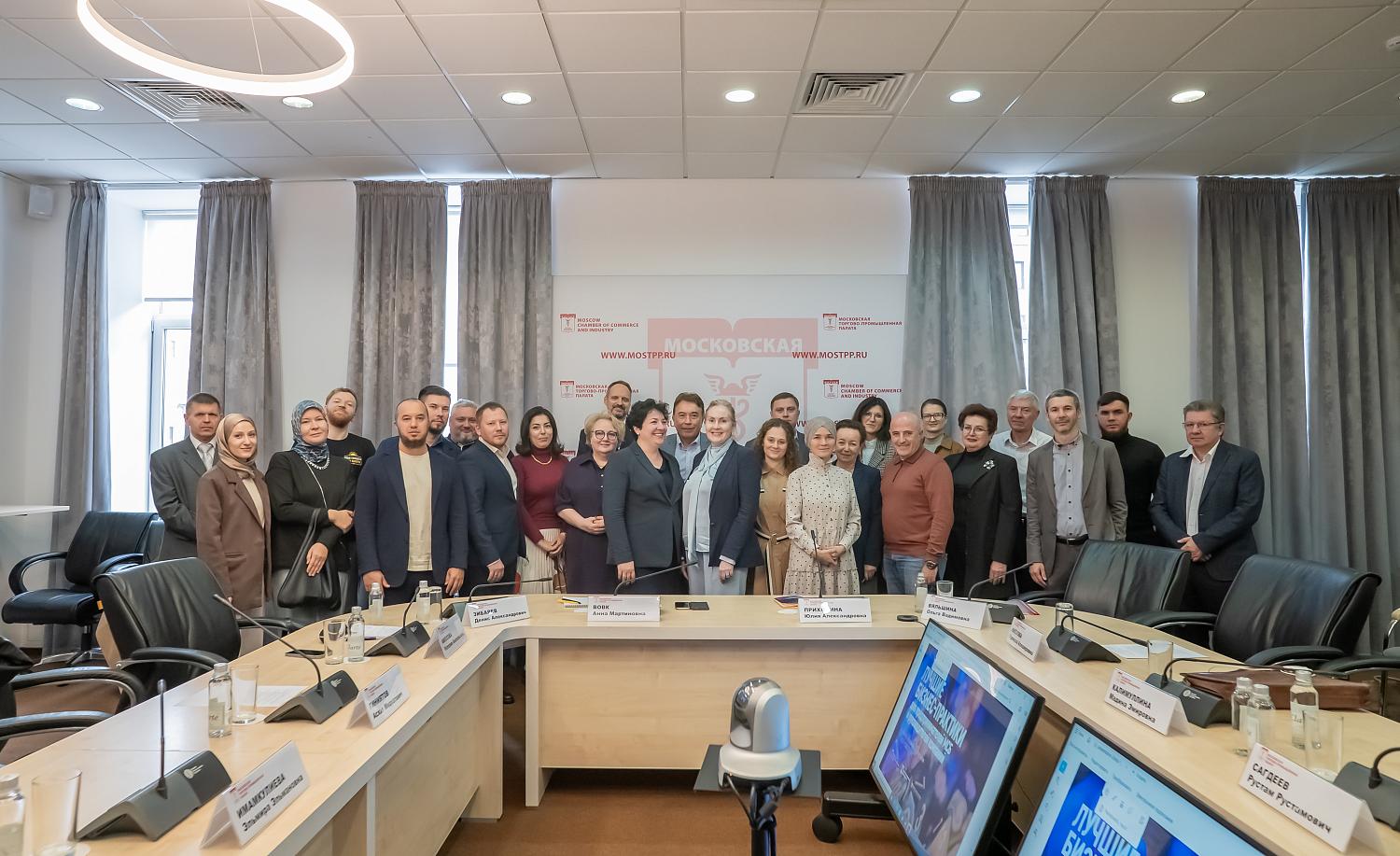 Эксперты обсудили перспективы практического внедрения исламского банкинга в России