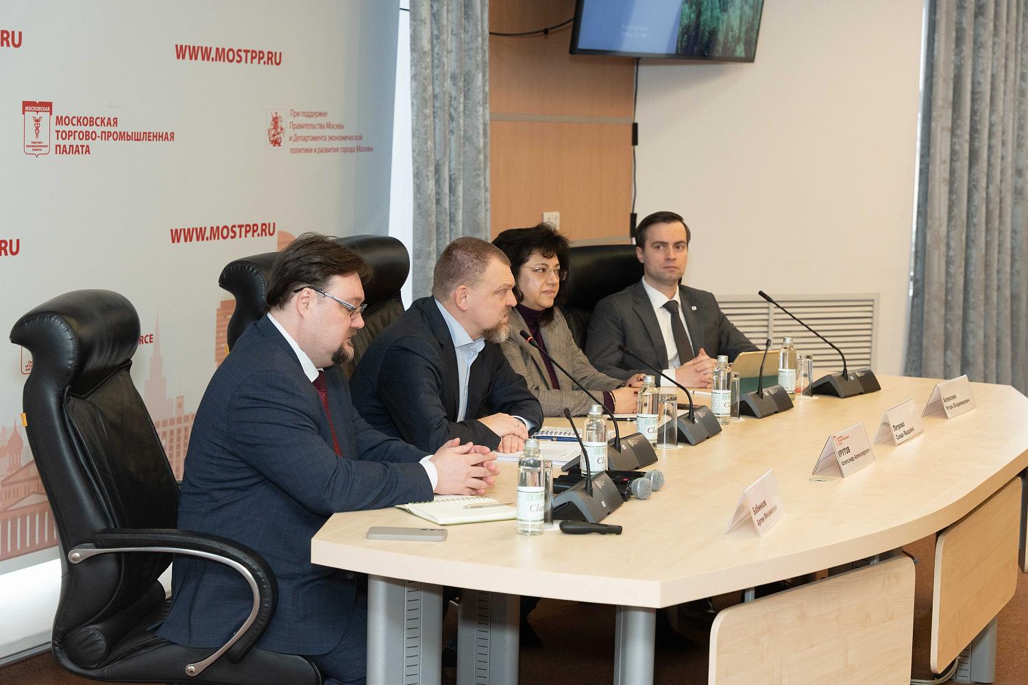 За «Кофе на Петровке» эксперты обсудили проблемы становления фондового рынка РФ