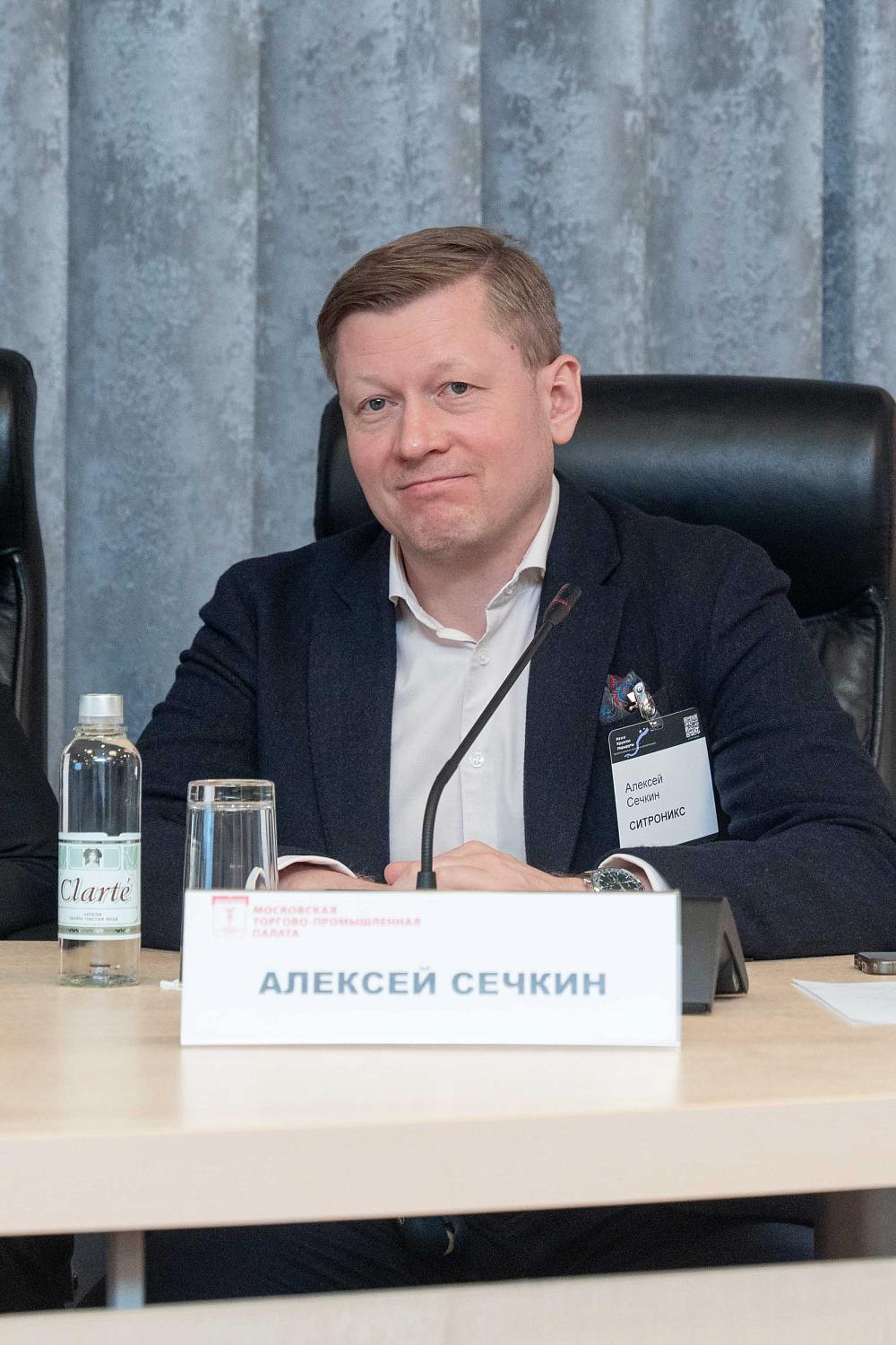 В центре внимания бизнесменов, чиновников и ученых – речные круизы